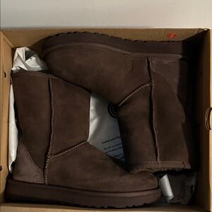 UGG Women's Classic Short II in Chocolate Brown